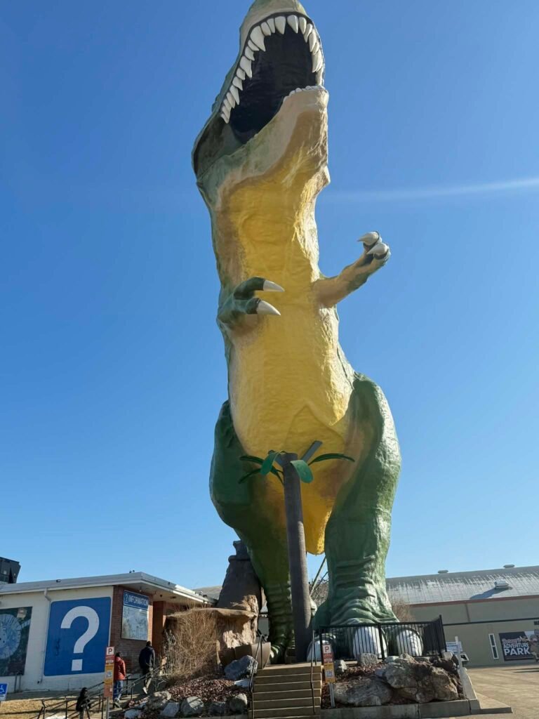 World’s largest dinosaur statue in Drumheller Alberta